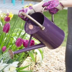 Smart Garden 9 Litre Violet Metal Watering Can -Wolf-Garden Shop 5050642069991 2